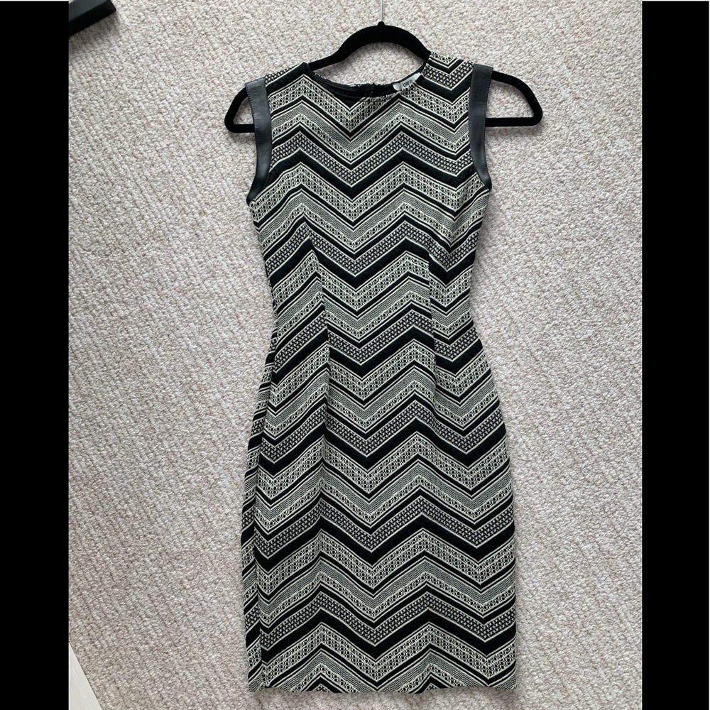Bar III XSP black and cream mini dress